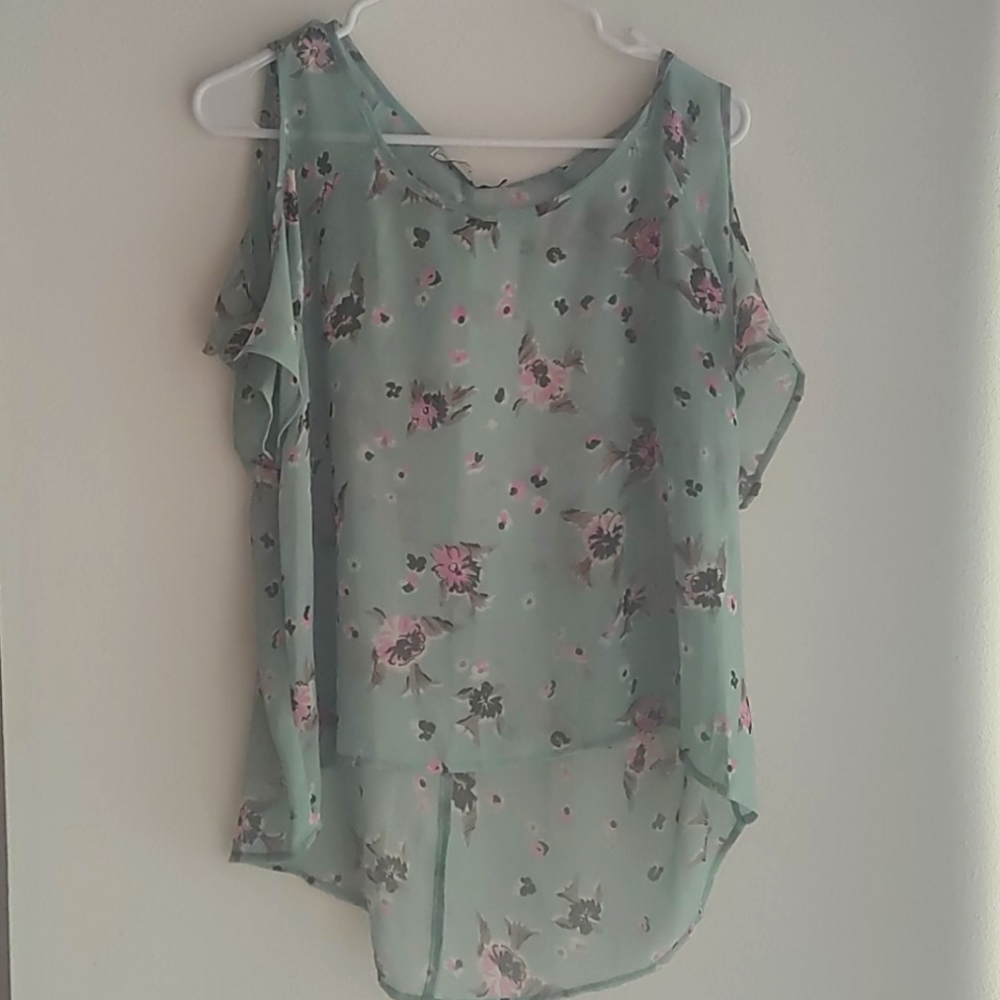 Chloe K mint color blouse top
